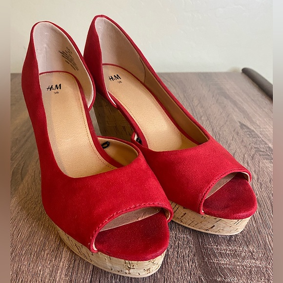 NWOT H&M Red Peep Toe Wedges Size 7 - Picture 2 of 11